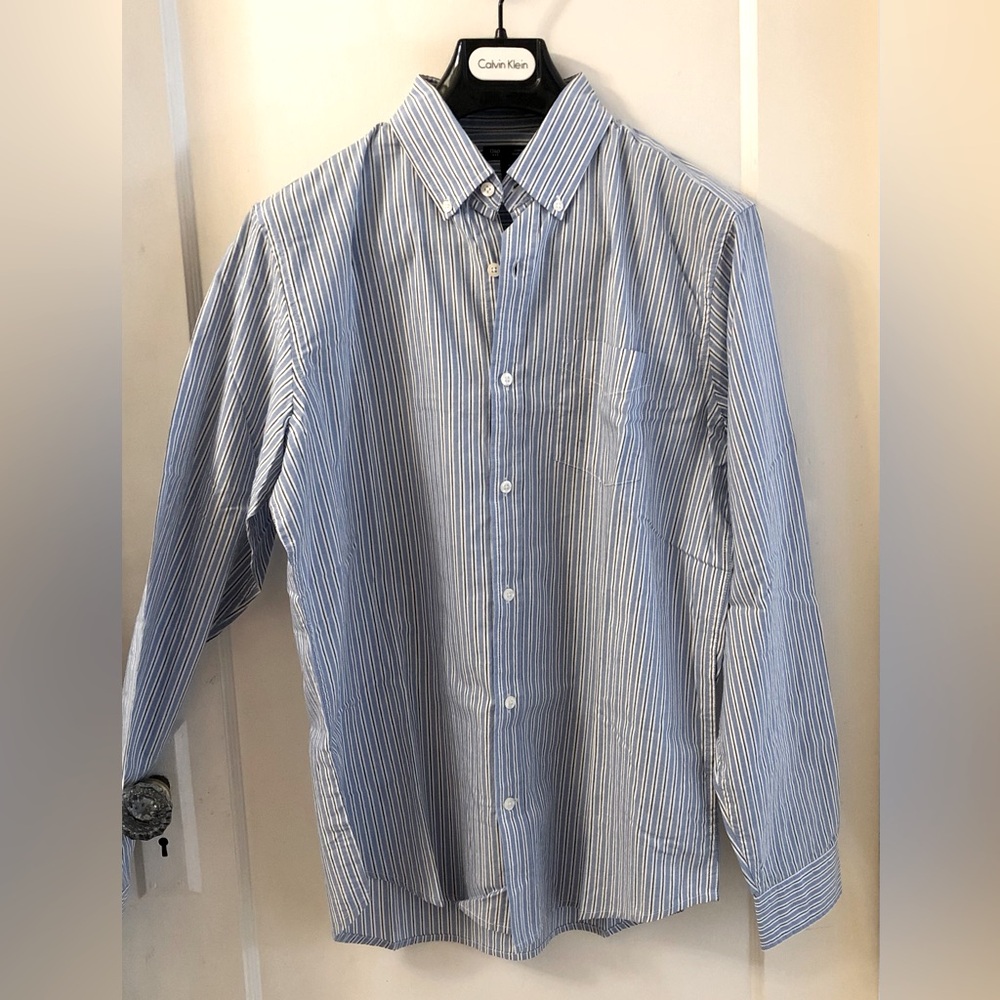 GAP LONG SLEEVE BUTTON-UP STRIPED COTTON SHIRT STANDARD FIT SZ M NOT WORN